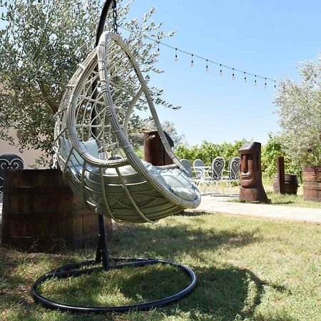 Airport Apartments Tri Hrasta Podgorica Exteriör bild